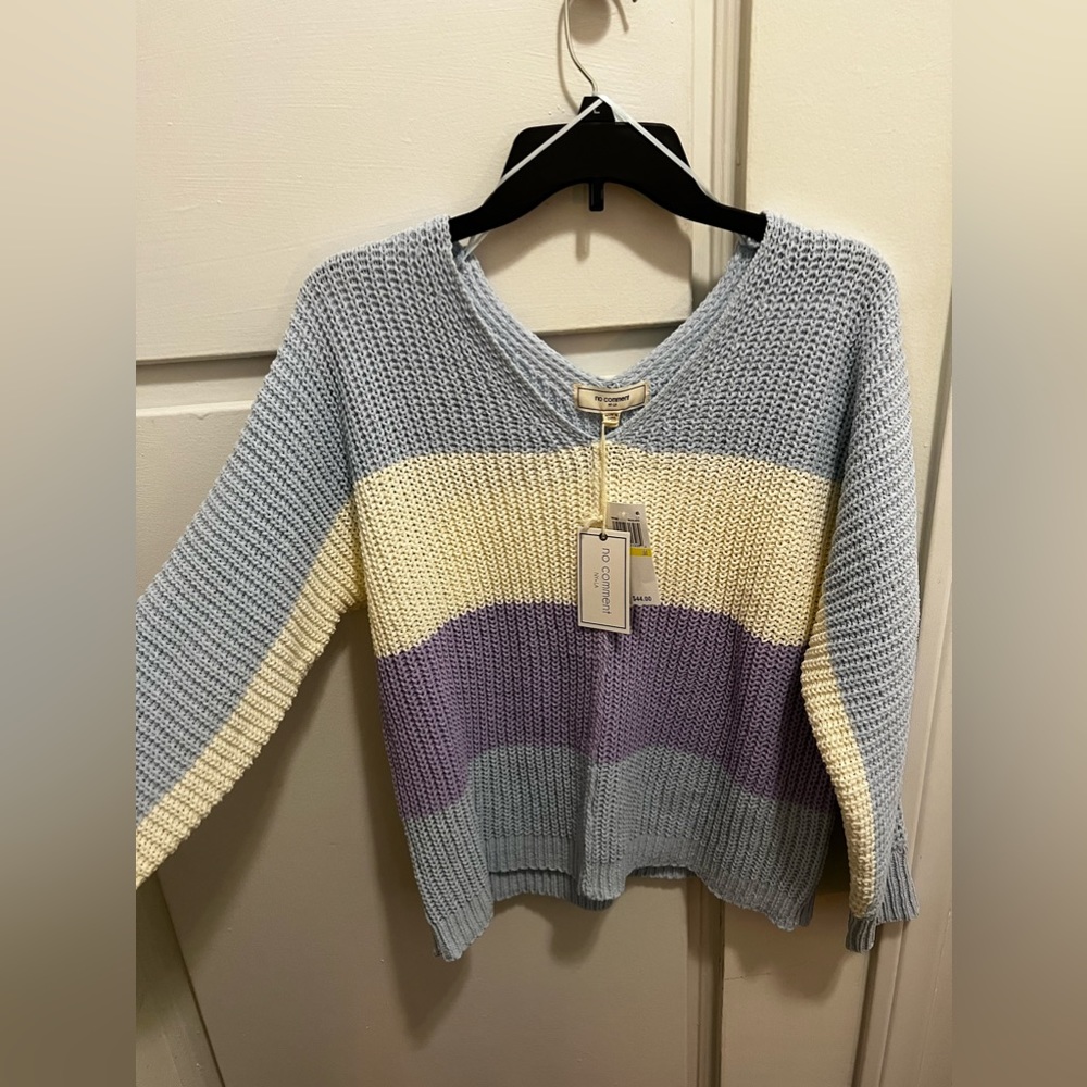 No Comment NY-LA women’s sweater size Medium